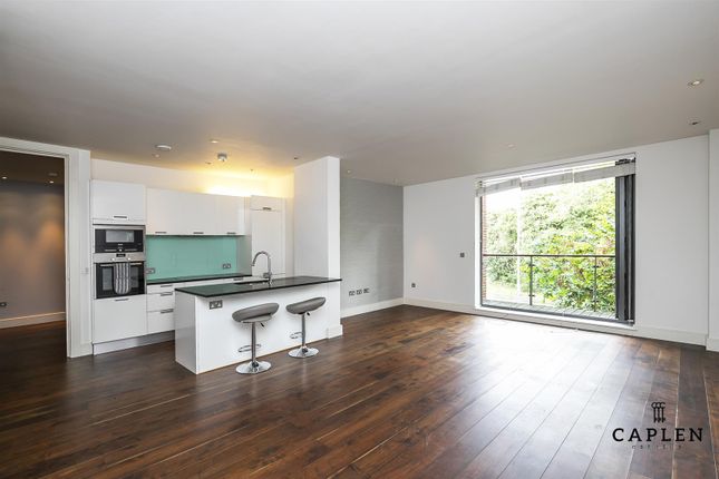 Thumbnail Flat to rent in Eton Heights, Whitehall Road, Woodford Green