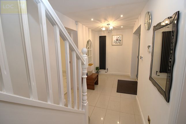 8 Estonfield Drive, Urmston photo 2