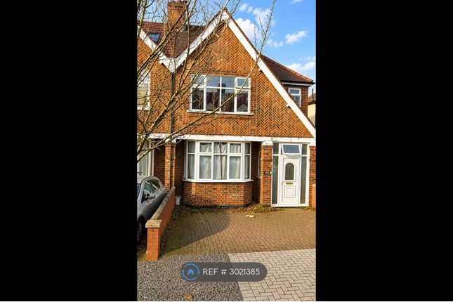 Cairnfield Avenue, London photo 2