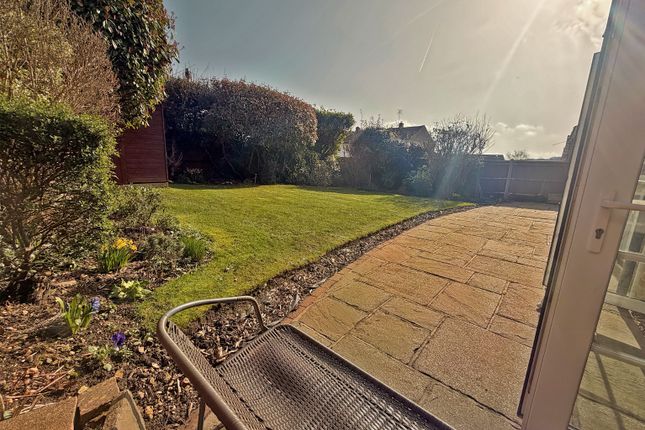 32 Southfield Drive, Hazlemere, Buckinghamshire photo 4