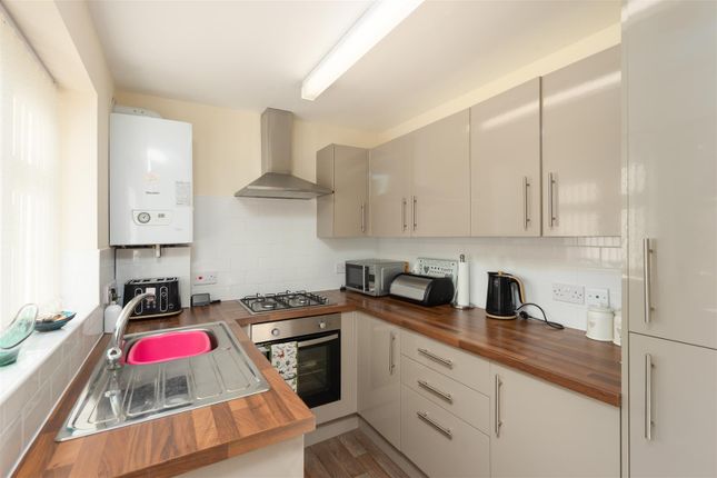 3, Noahs Wood Walk, Withernsea photo 2