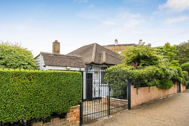 42A,, Marlow Drive, Sutton photo 2