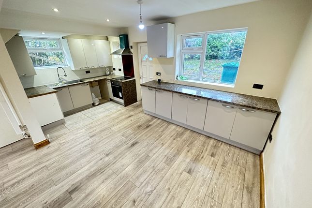 9, Clee Avenue, Manchester photo 3
