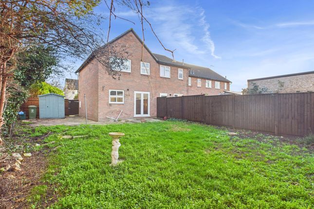17, Frewin Close, Gloucestershire photo 4