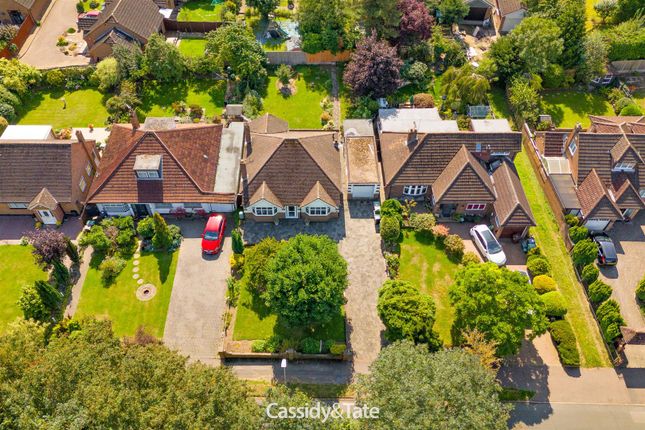 Detached bungalow for sale in Orchard Drive, Park Street, St. Albans