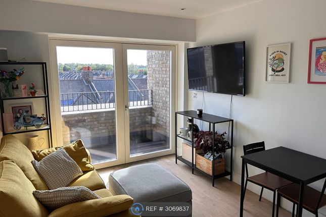 1-bed flat on Flat, A Kingston Road, London, £1,600/mo