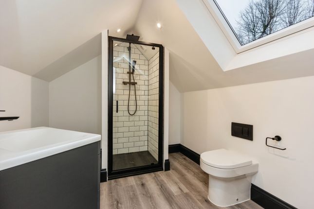 Shower Room Second Floor