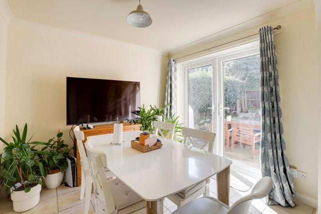 1 Hollinwell Court, Nottingham photo 3