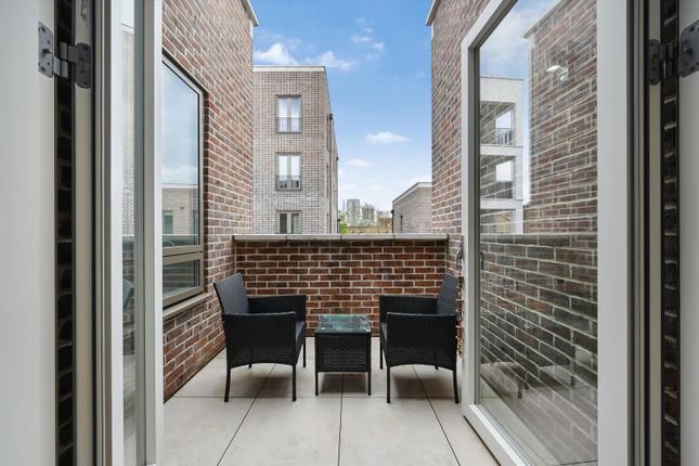 21, New Frederick Mews, London photo 4