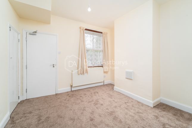 18, Chelmsford Road, Southgate, London photo 2