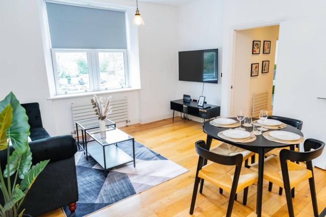 Thumbnail Flat for sale in The Lodge, Ealing, London