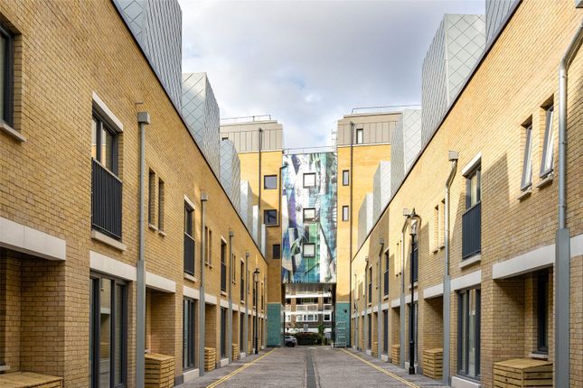 Portobello Square,, The Auria, 334 Portobello Road photo 5