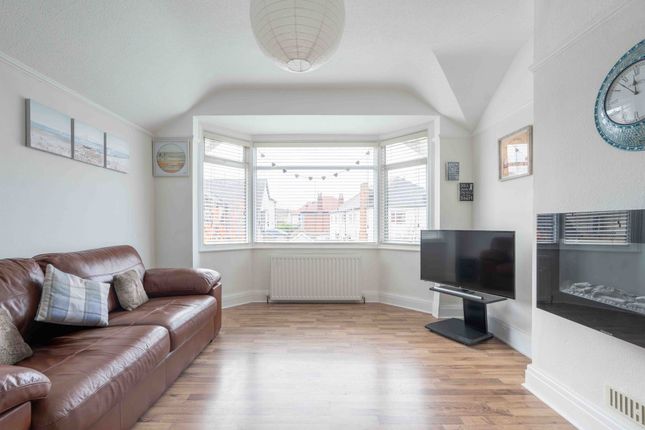 Flat 2, 30 Wynnstay Road, Colwyn Bay photo 2