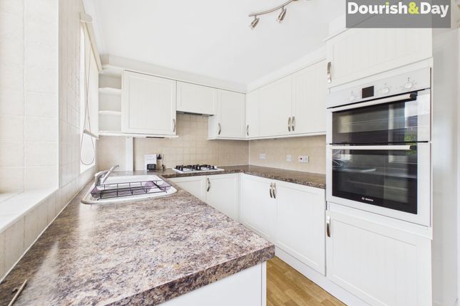 18 Mendip Avenue, Stafford photo 3