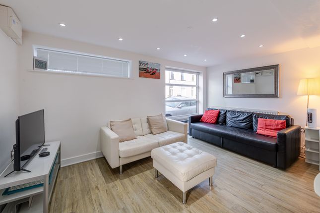 1-bed house on Tyler Street, Cardiff, £1,500/mo