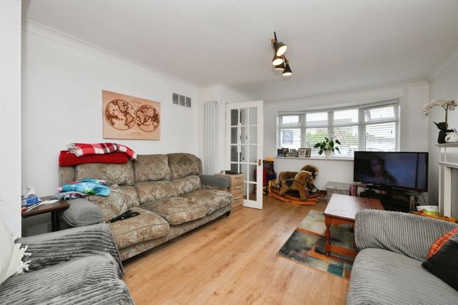 30, Champions Way, Hoddesdon photo 2