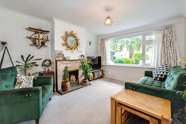 11, Ringwood Close, Canterbury photo 3