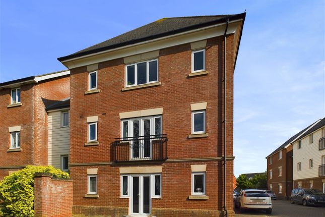 Thumbnail Flat for sale in Eider Close, Stowmarket