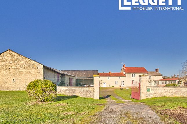 Thumbnail Villa for sale in Berthegon, Vienne, Nouvelle-Aquitaine