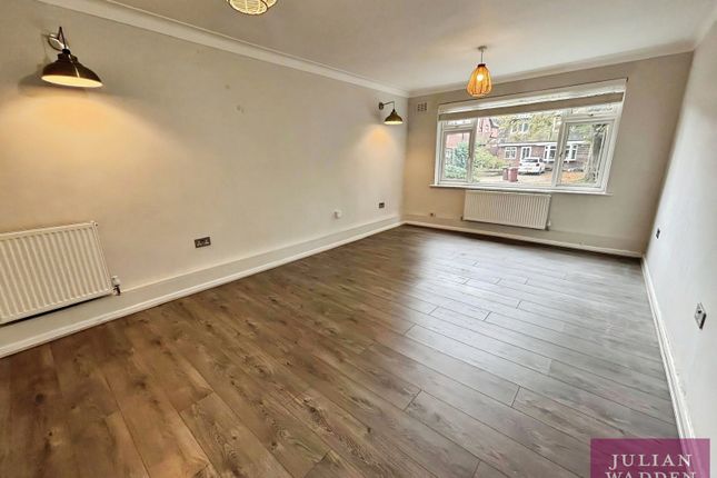Flat 28 Spath Holme,, Holme Road, Manchester photo 3