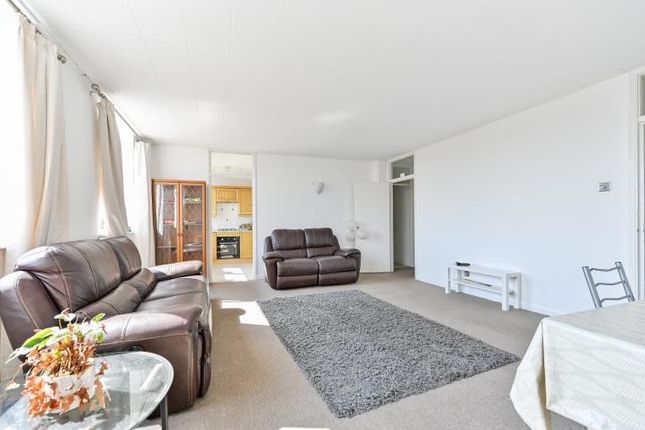 Flat 1 Kinsheron Place 2, Pemberton Road, East Molesey photo 2