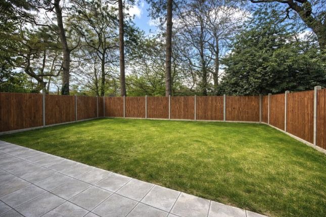 4, Sorrel Close, Farnborough photo 3
