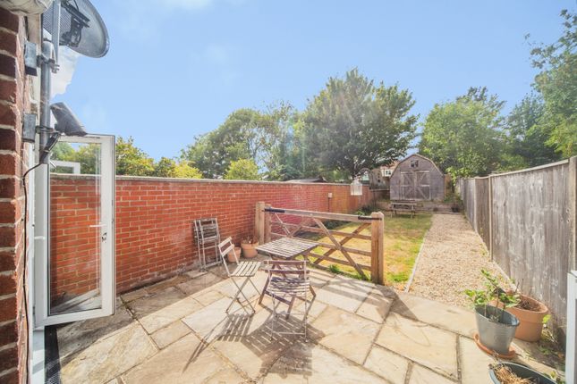 11, Spear Road, Southampton photo 2