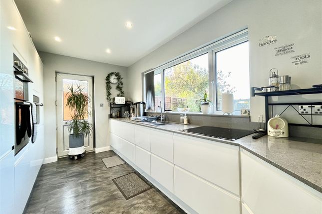 11, Arthursdale Grange, Leeds photo 3