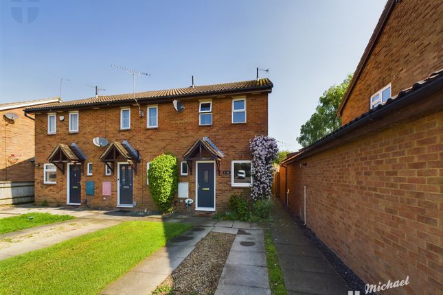 Thumbnail Terraced house to rent in Poplar Close, Aylesbury