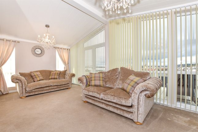 16, Peninsula Crescent, Rochester photo 3