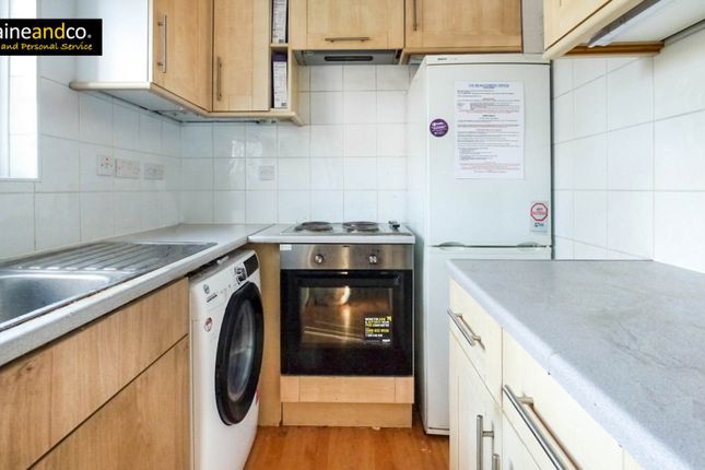 61, Meadow Croft, Hatfield photo 3