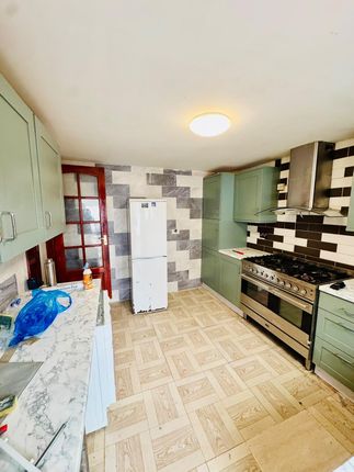 52 Station Road, London photo 5