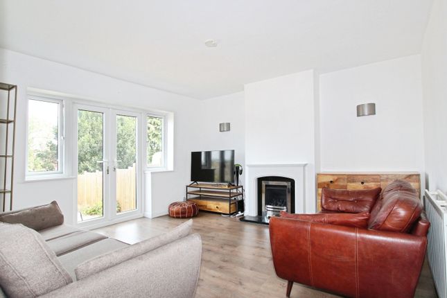 52, Rydal Avenue, Reading photo 2