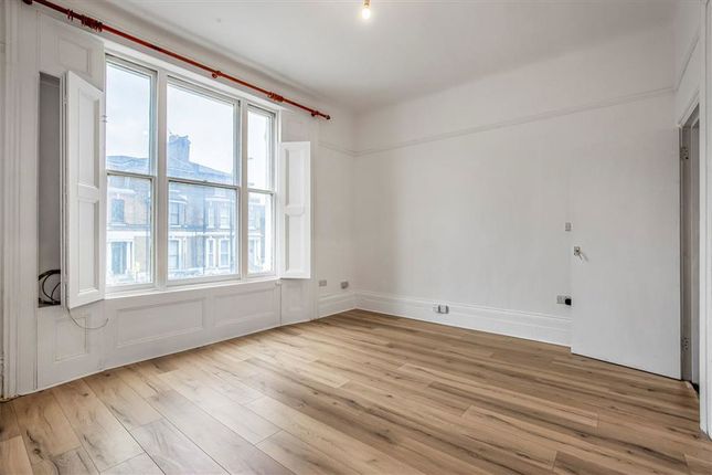7B, Parkfield Road, London photo 4
