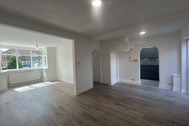 226, Bedfont Lane, FELTHAM photo 3