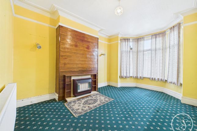 28, Dorset Avenue, Leeds photo 2