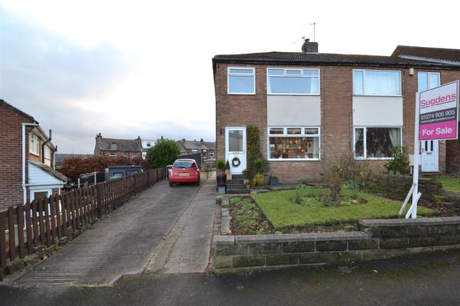 Town house for sale in Crossley Lane, Mirfield