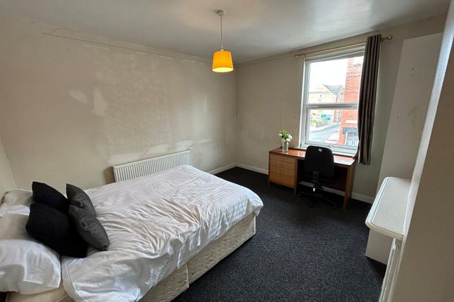 Welton Grove, Leeds photo 4