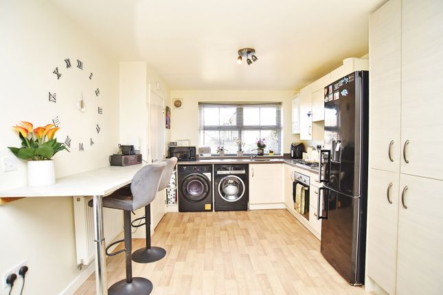 9 Brookfield Fold, Harrogate photo 2