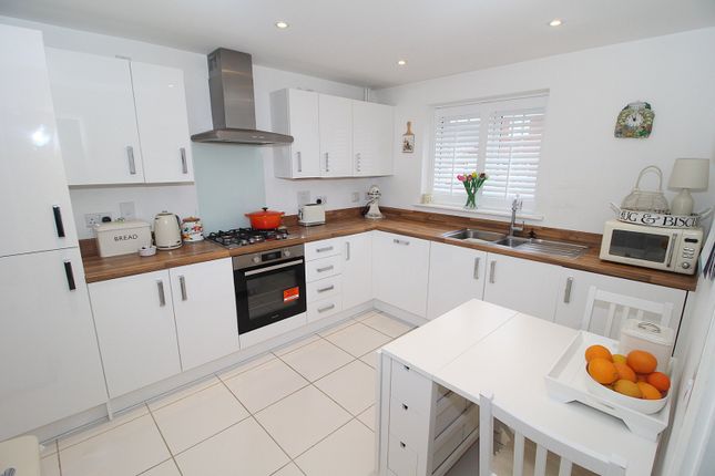 8 Shackleton Gardens, Flitwick, Bedfordshire photo 2