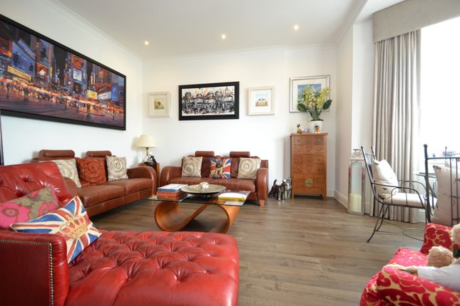 Avenue Elmers, Surbiton photo 2