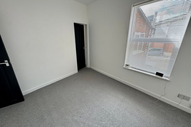 8a Chapel Brow, Leyland photo 5