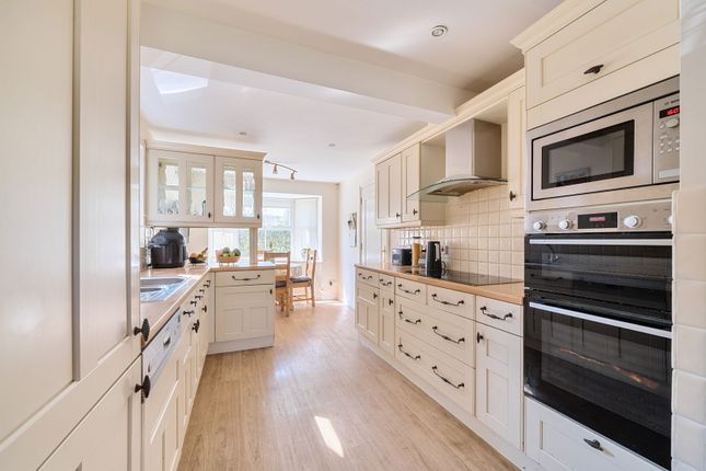 7, Stirling Avenue, Pinner photo 3
