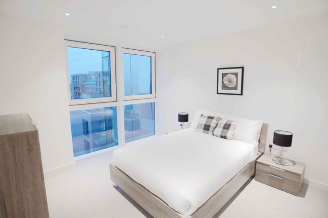 Flat for sale in Devan Grove, London