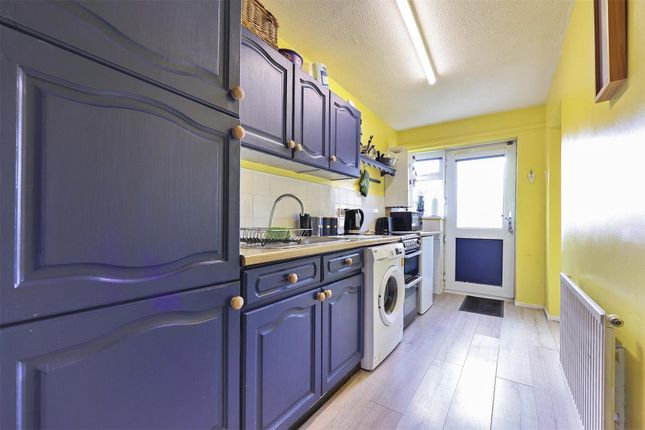 11, Adams Crescent, Cornwall photo 2