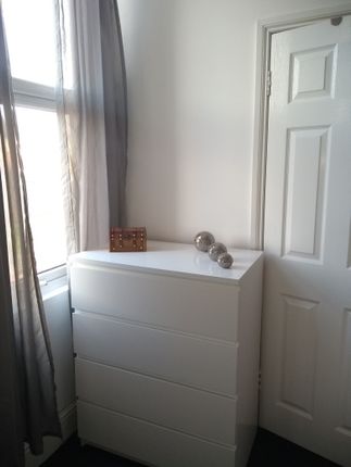 Spring Head, Wednesbury photo 4