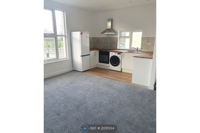 Thumbnail Flat to rent in Midland Road, Gloucester
