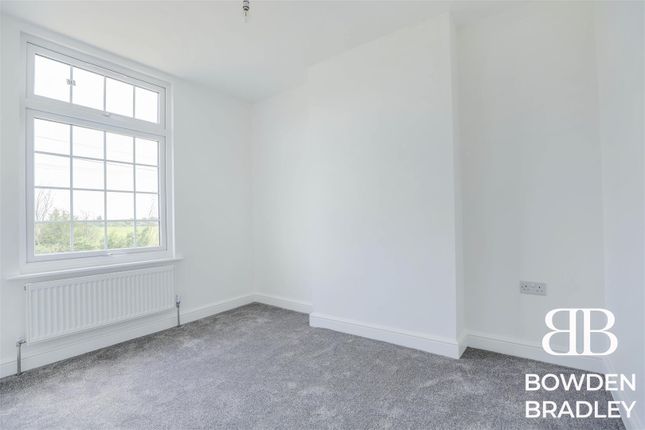 End terrace house for sale in Aveley Road, Upminster