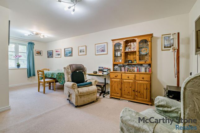 37 Barnhill Court, Barnhill Road, Chipping Sodbury, Bristol photo 4
