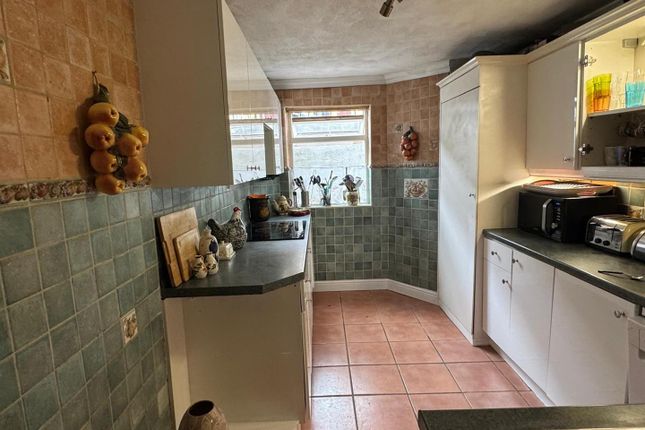 79, Gladstone Road, Watford photo 4